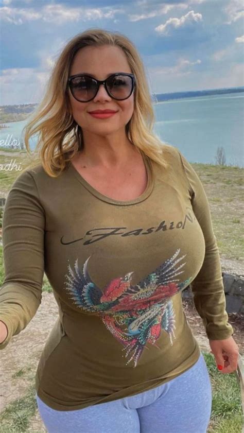 busty_milf_