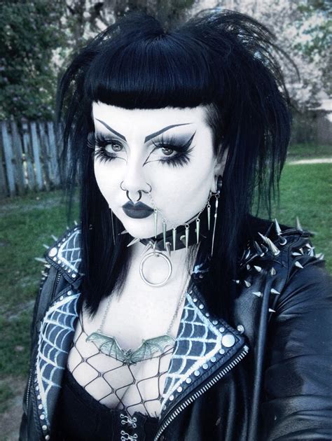 r/gothgirls